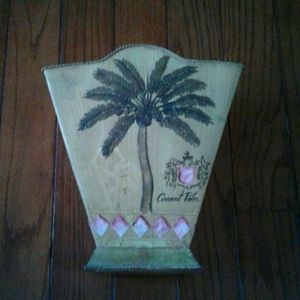 4/$13 Coconut palm tree tin